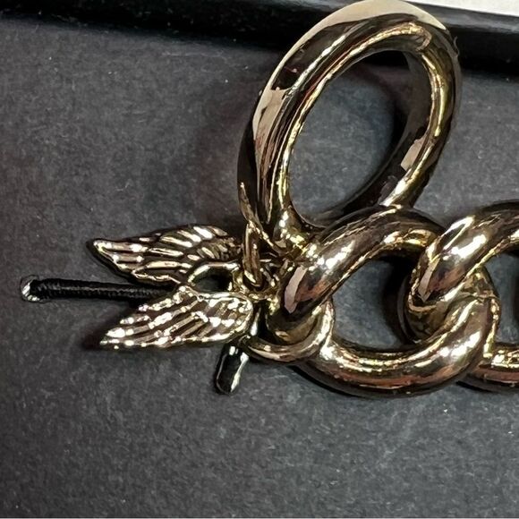 Victoria's Secret Angel Wing Gold Toggle Bracelet, with Rhinestones, New in Box - Picture 6 of 8